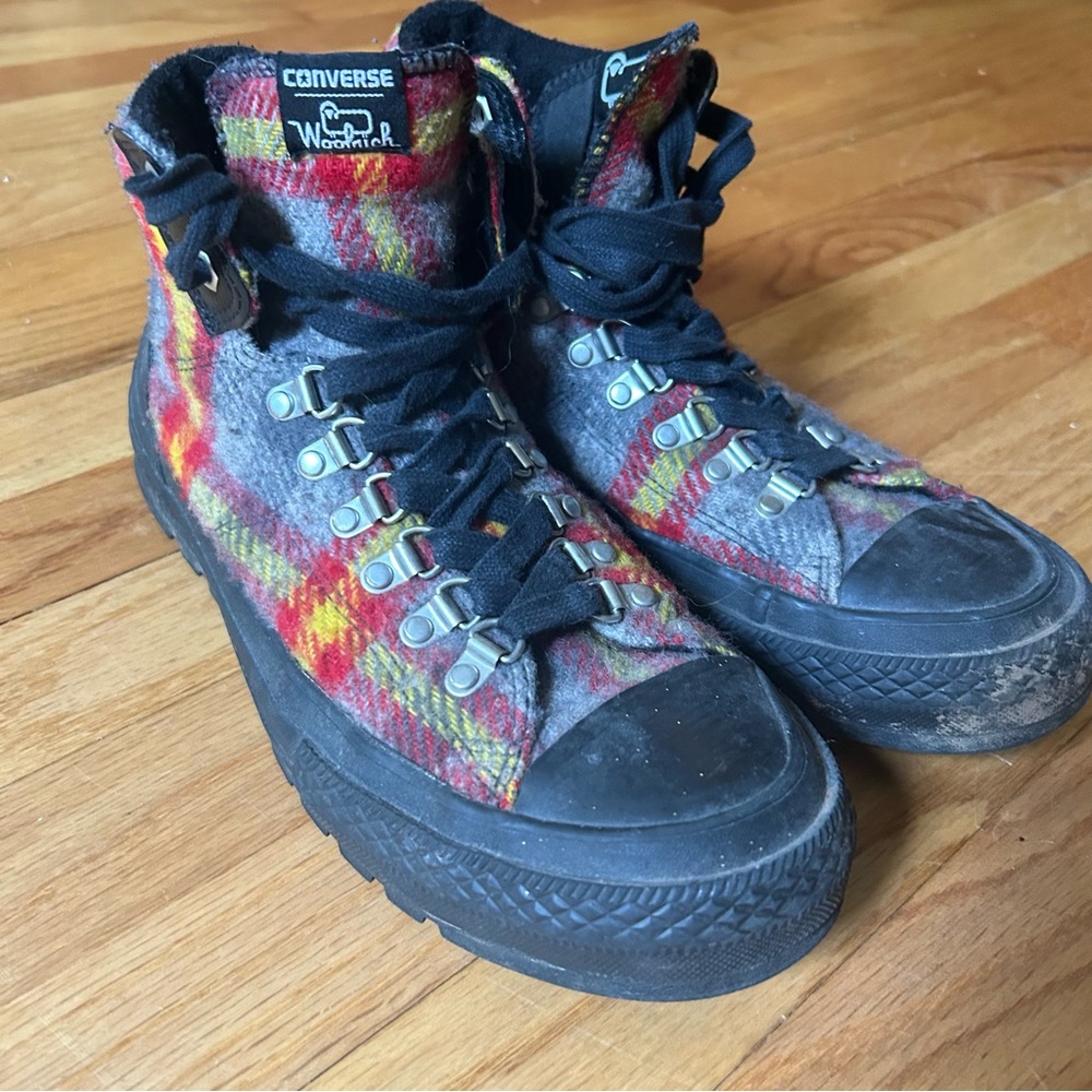 Converse all Star Boots in rare Burberry look plaid size 9